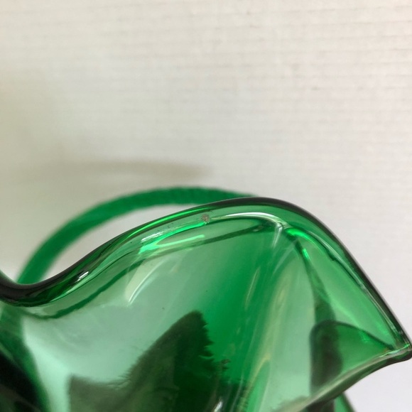Vtg Emerald Green Glass Basket with Handle - Picture 13 of 14